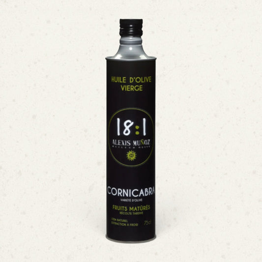 Black tin of Alexis Muñoz Cornicabra extra virgin olive oil with white and gold lettering